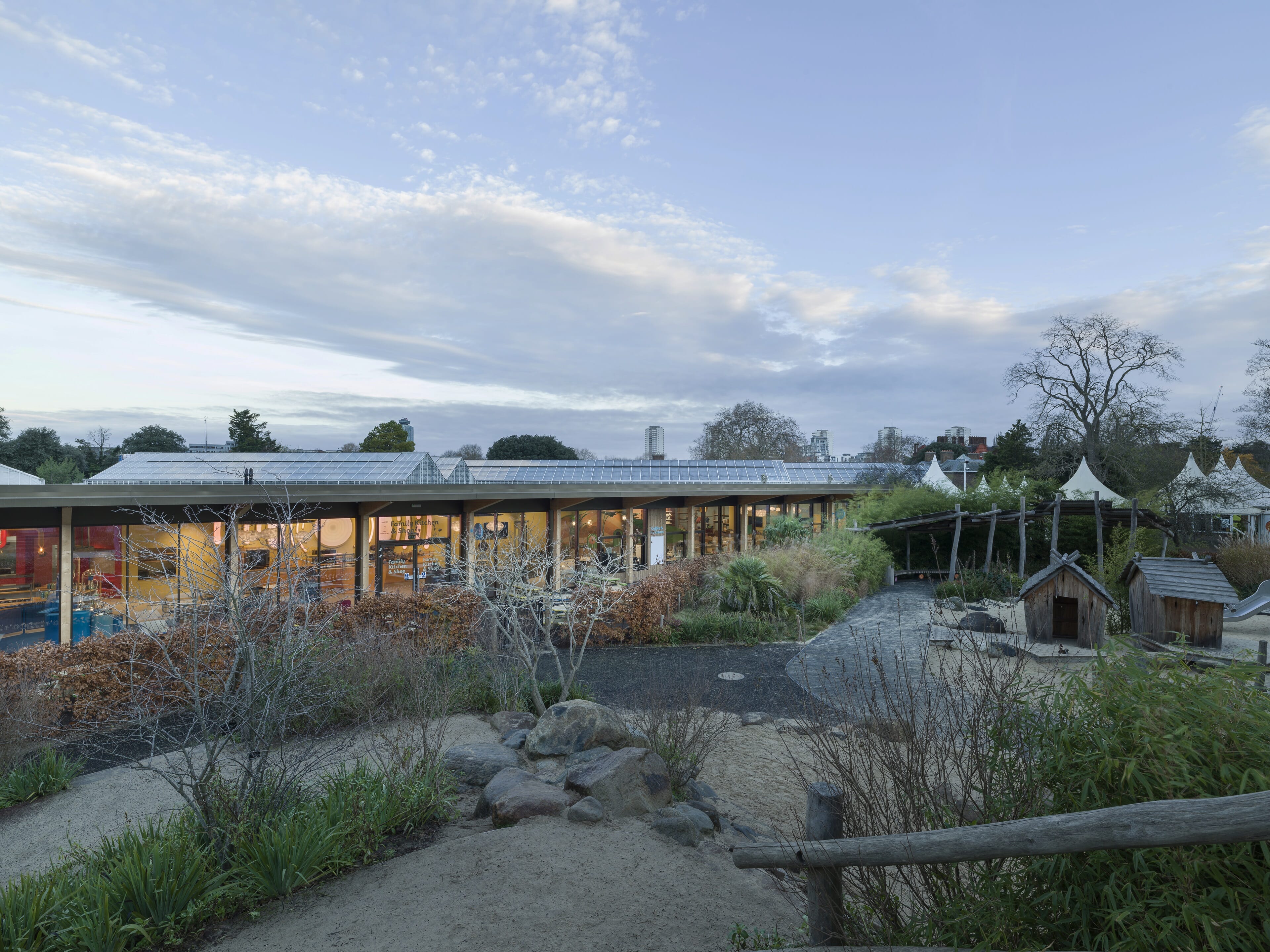 Family Restaurant - Royal Botanical Gardens