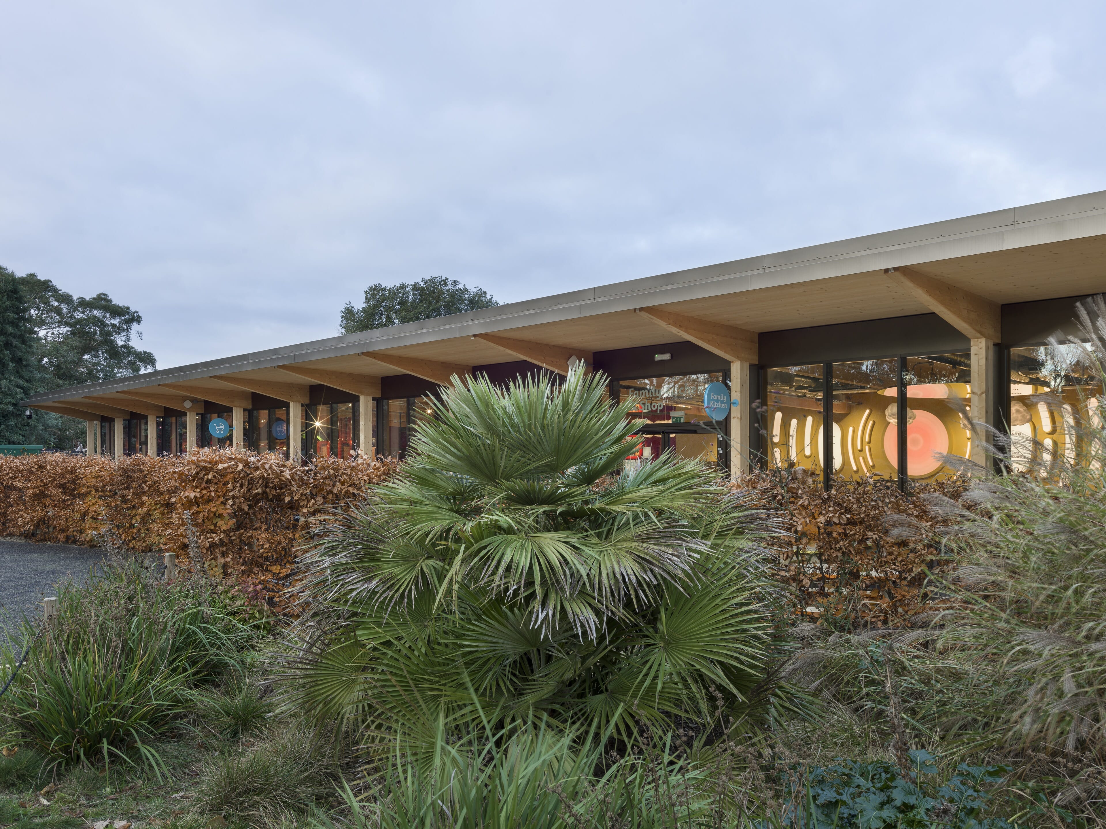 Family Restaurant - Royal Botanical Gardens1