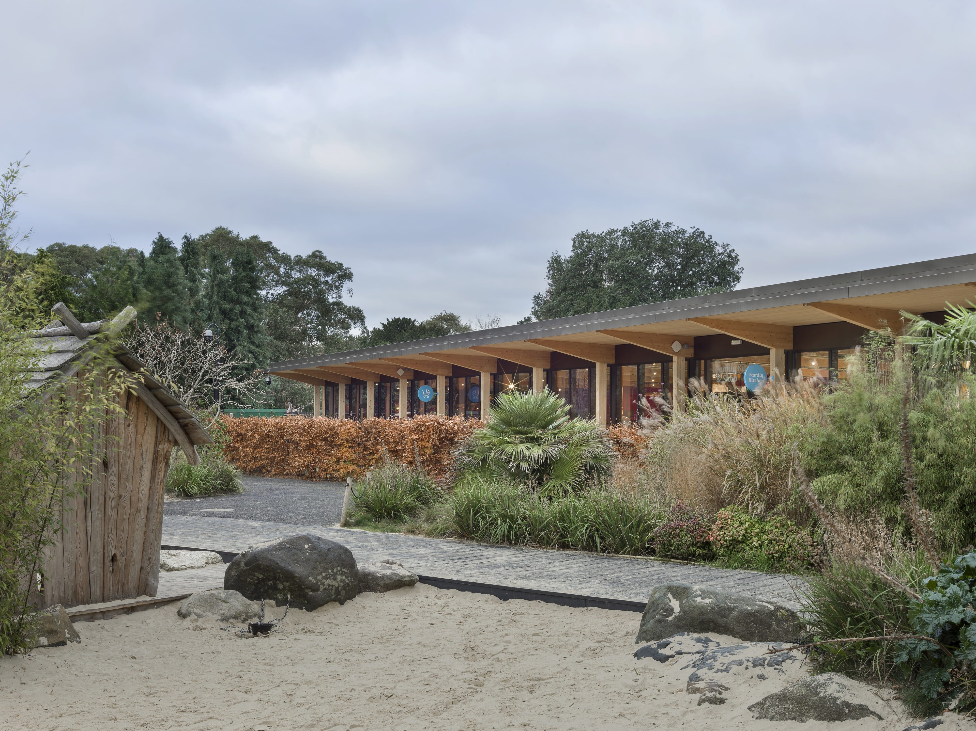 Family Restaurant - Royal Botanical Gardens3