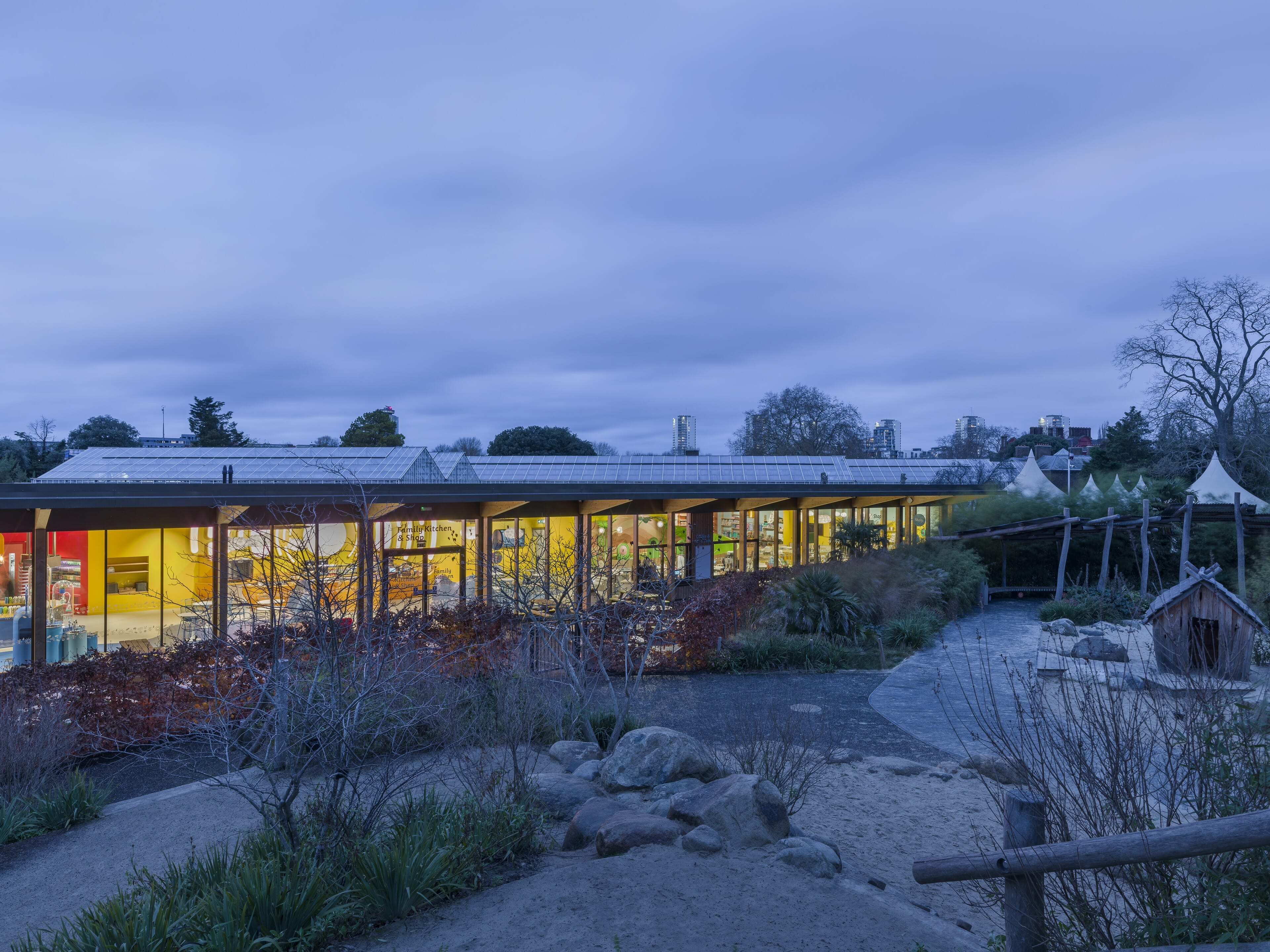 Family Restaurant - Royal Botanical Gardensd